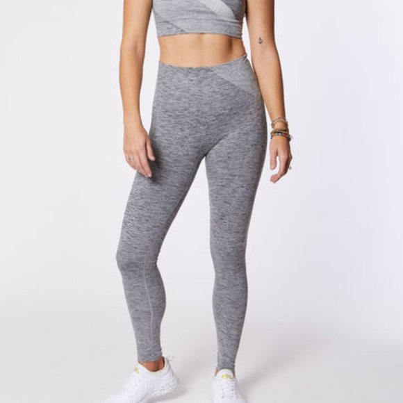 LNDR Comet Leggings in Metallic Silver Grey - M / L - Picture 3 of 12
